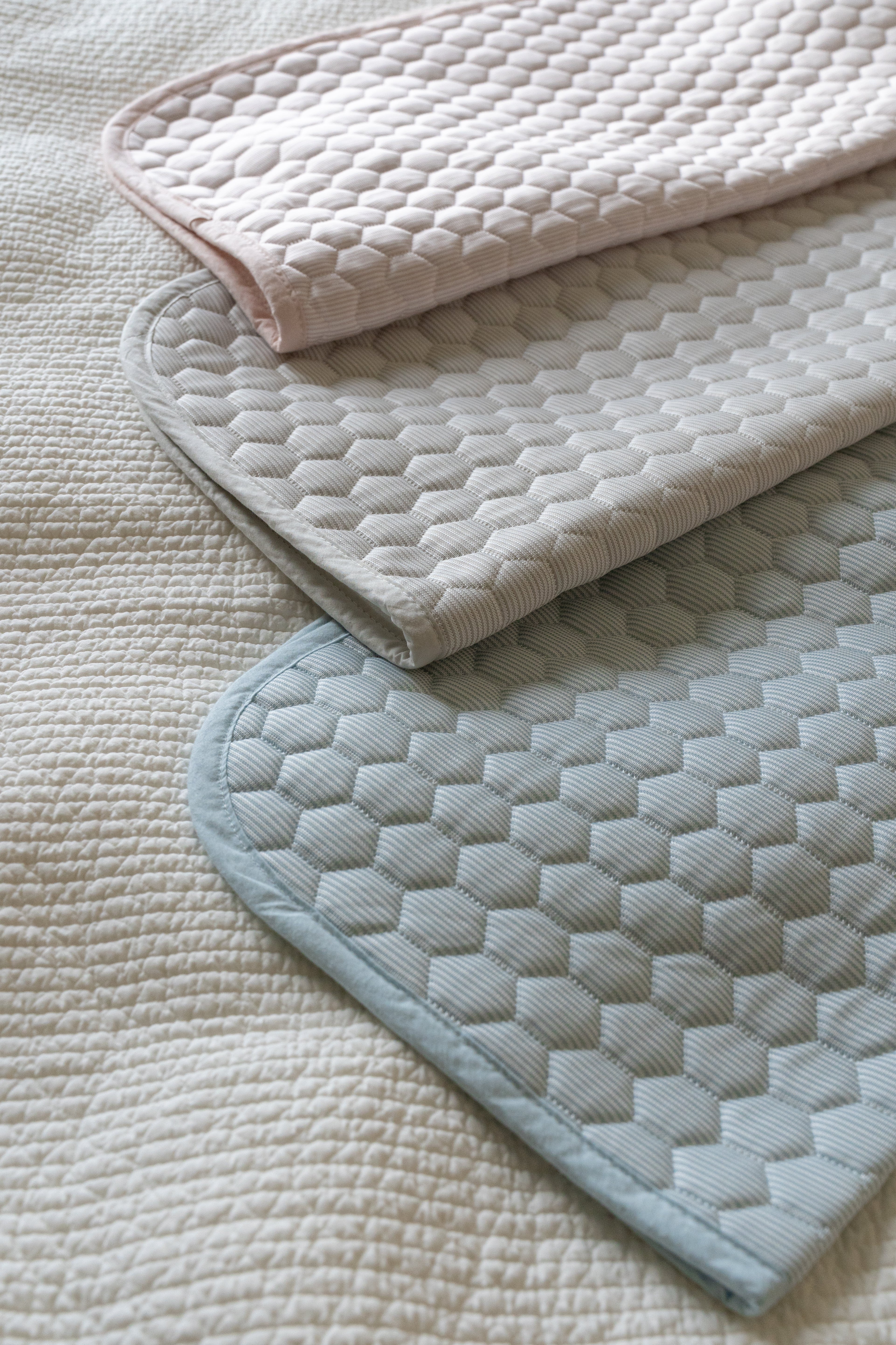 Honeycomb Pillow Covers with Elastic Band (Set of 2)